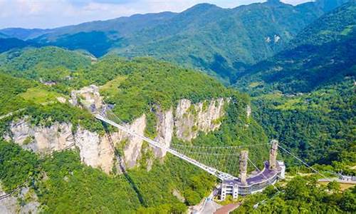 张家界大峡谷玻璃栈道